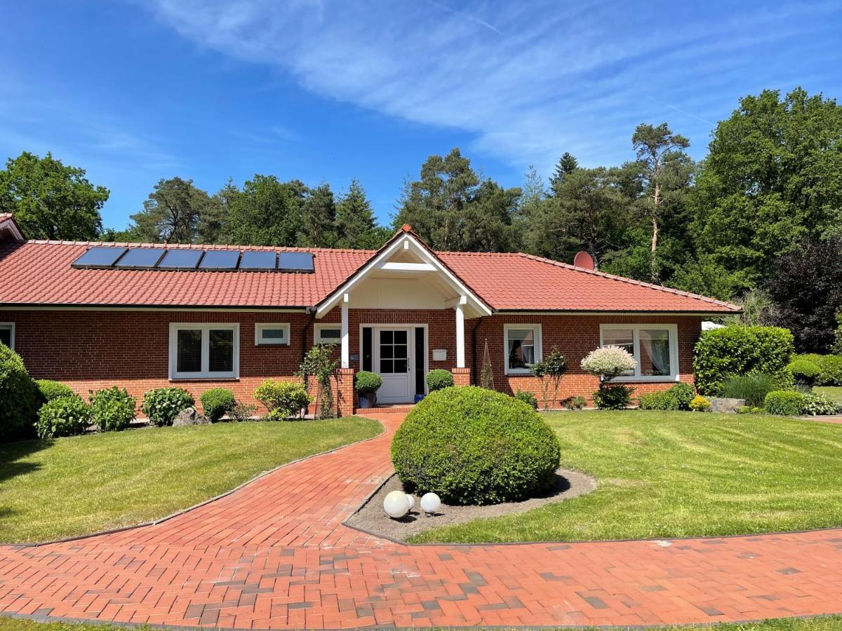Landhaus Am Wald Mit Garten Mit 1 Schlafnische Und 1 Schlafzimmer Aurich Luaran gambar